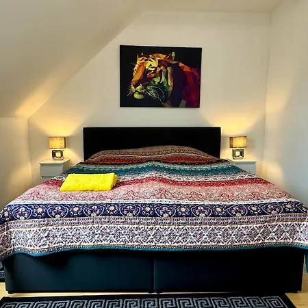 Grosszuegige Mit Parkplatz