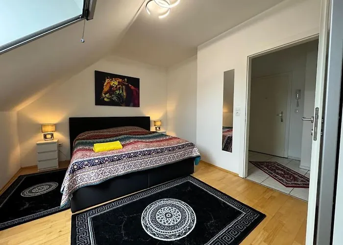 Grosszuegige Mit Parkplatz Lägenhet