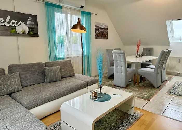 Grosszuegige Mit Parkplatz *